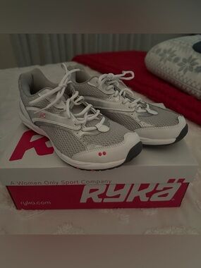 Ryka Sneakers - NEVER WORN! Size 7.5
